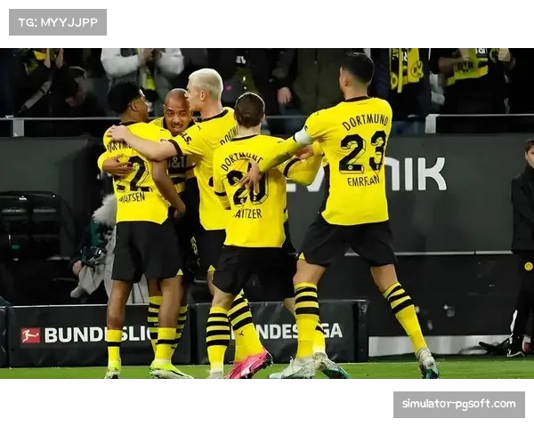 多特小将穆萨-卡巴首次进入德甲名单,场边热身 多特小将穆萨-卡巴首次进入德甲名单,场边热身